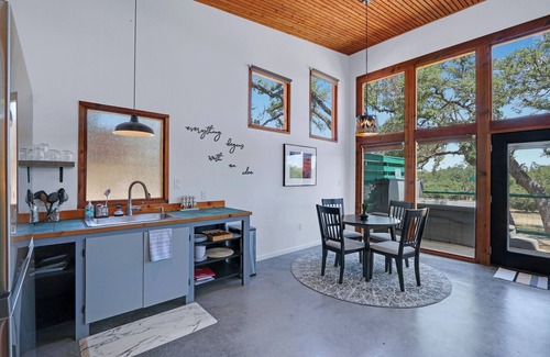 Wimberley Cabin | Windmill Ranch-Terra Casita #2 I Hot tub, stargazing