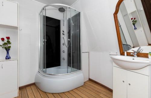 gmina Karnice House | Windmill vacation home in Ledzin near Baltic Sea