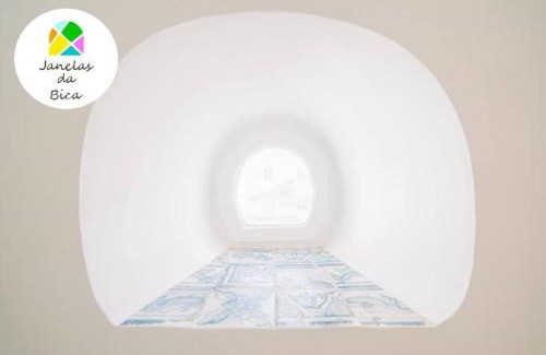 Misericordia Apartment | Windows of Bica-great view over river