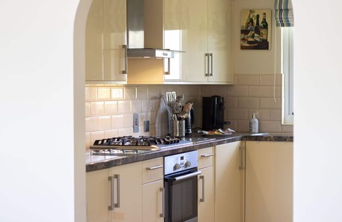 South Cerney House | Windrush Lake 82, Puffin Lodge (P)