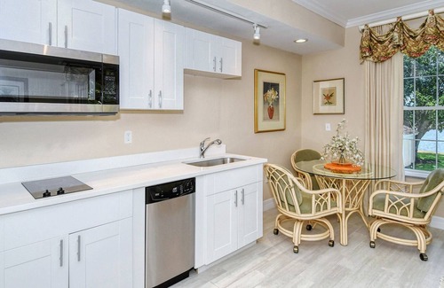 Osprey Condo | Windsor Lodge Unit 19, condo, close to beaches, pool