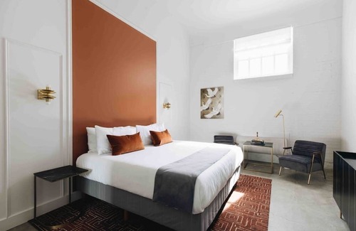 Tyler Park Apartment | Windsor Suite 206 at The Bellwether Hotel