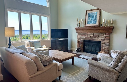 Forest Beach Condo | Windward Passage: 3 BR, 2.5 BA in Harbor Springs , Sleeps 6