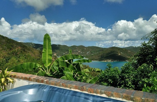 Estate Calabash Boom Villa | Windwardside: Quiet, Great View, Hot Tub, elegantly appointed, lush gardens