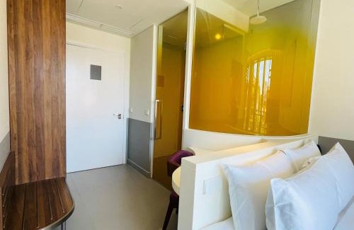 Son Tra Hotel | Wink Icon Hotel Danang Riverside - 24hrs Stay & Rooftop Pool Bar