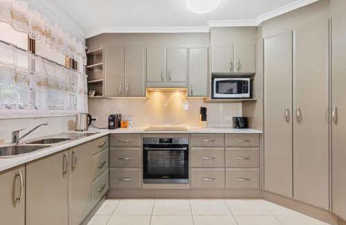 Tomakin House | Winnies on Sunpatch managed by Batemans Bay Accom