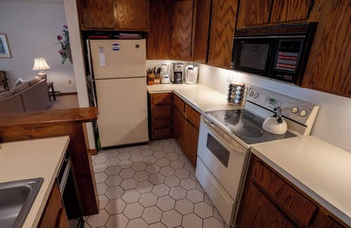 Mirror Lake House | Winnipesaukee lakefront townhome getaway with private beach, 3BRs, peaceful