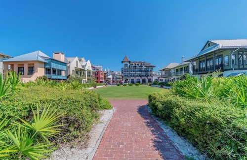 Rosemary Beach Villa | "Winston at Rosemary Carriage House" | Walk to the Beach & Rosemary Shops & Restaurants