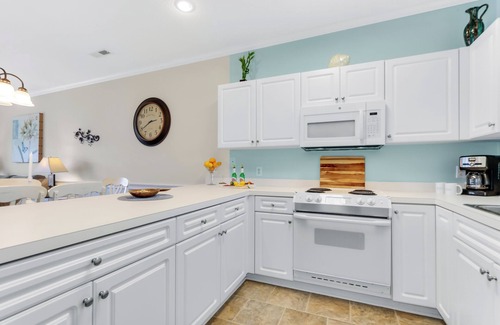 Central Myrtle Beach Condo | Winter Rates! Charming 2-Bedroom Condo with Modern Amenities in Myrtle Beach