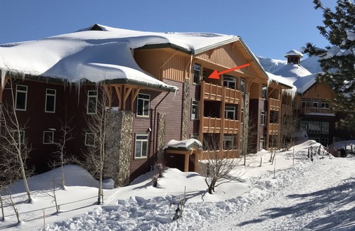 Mammoth Lakes Condo | WINTER SKI IN SKI OUT SLOPESIDE Sunstone 1Br Condo Location Location Location!