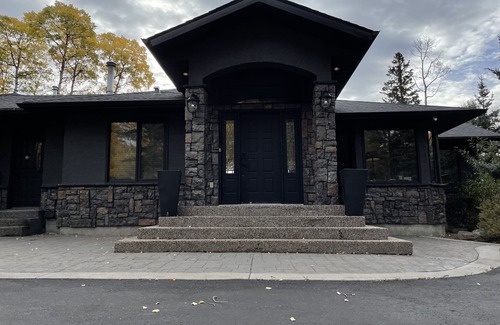 Priddis House | Winter Wonderland Christmas Getaway