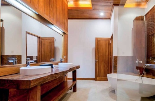 Kayu Putih Villa | Winy-villa Lovina