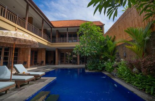 Batu Bolong House | Wiras Village