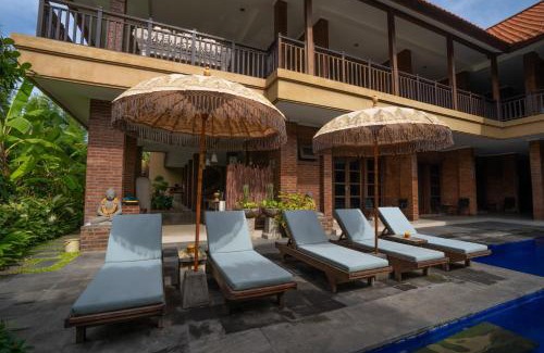 Batu Bolong House | Wiras Village