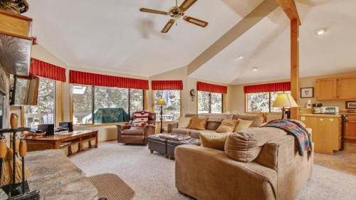 Deer Park House | Witchhazel 16