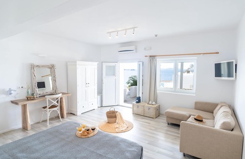 Tourlos House | With-inn Mykonos Suites
