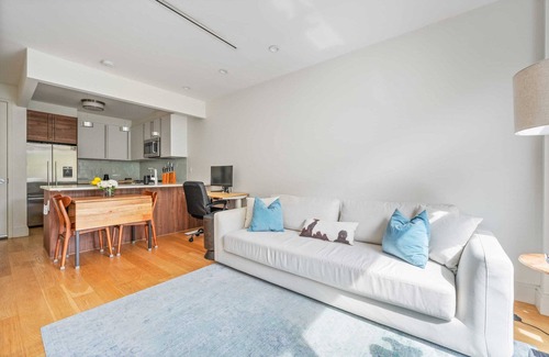 Williamsburg Condo | Withers by Rove Travel | 1BR Williamsburg Apt