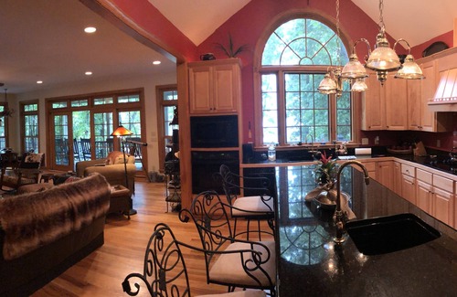 Rosman House | WNC’s Breathtaking Blue Ridge & Great Smokies meet the virgin SC Jocassee Gorges