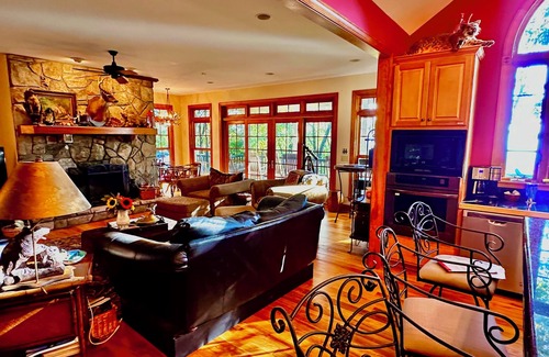 Rosman House | WNC’s Breathtaking Blue Ridge & Great Smokies meet the virgin SC Jocassee Gorges