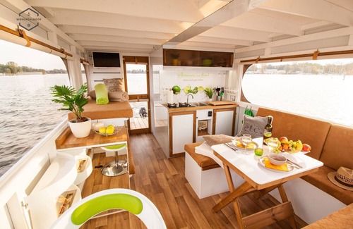 Bad Saarow Cabin | Wohlfühlboot Minka in Bad Saarow - Wohlfühlboot Hausbooturlaub