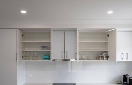 Orange East Villa | Wolaroi Villa 2, with Netflix and Disney Plus - In a Quiet Street