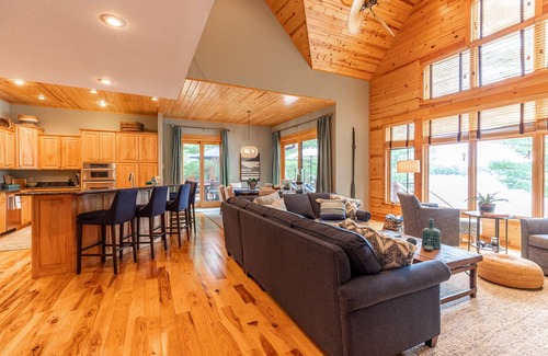 Crosslake House | WOLFCROSS - Lakefront Retreat on Whitefish Chain - 5BR 4 Bath
