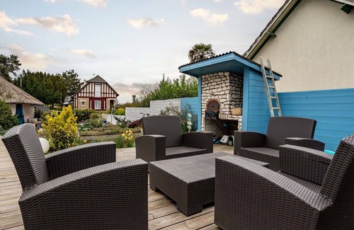 Merville-Franceville-Plage House | Wonderful private villa for 10 people with WIFI, TV, terrace and pets allowed
