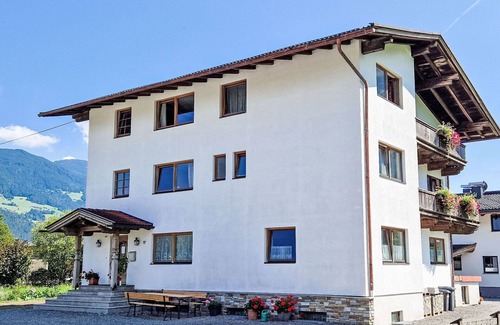 Strass im Zillertal House | Wonderful private villa for 24 guests with WIFI, TV and balcony