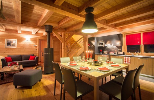 Mont-de-Lans Ski Chalet | Wonderful chalet, 50 m from the slopes