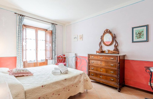Cutigliano House | Wonderful cottage with views of the Lima Valley.