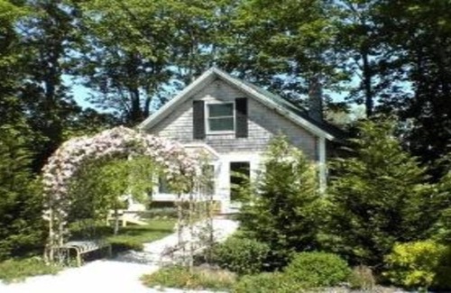 Vineyard Haven Cottage | Wonderful Cottage in town Vineyard Haven, close to everything