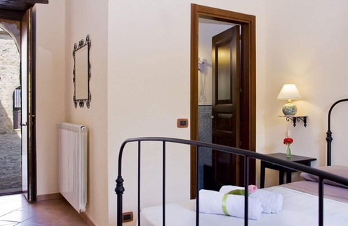 Petralia Sottana House | Wonderful estate with private pool and SPA, rooms with private bathroom