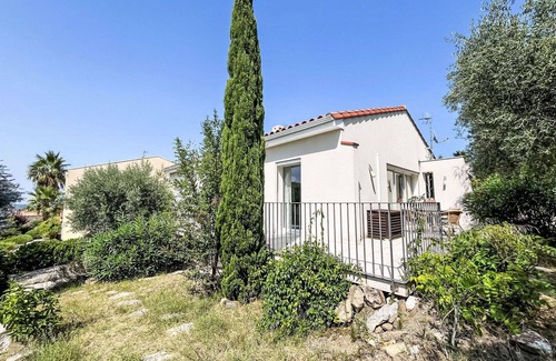 Montesquieu-des-Alberes House | Wonderful private villa for 6 guests with private pool, WIFI, A/C, TV and patio