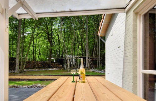 Sevry House | Wonderful Holiday Home in Beauaring with Sauna