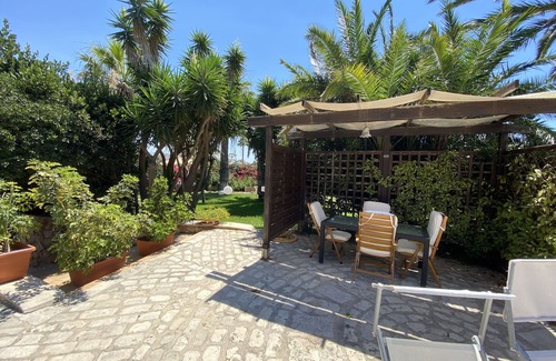 Caucana-finaiti-casuzze-finaiti Nord Villa | Wonderful villa with private swimming pool, park, 350 meters from the beach