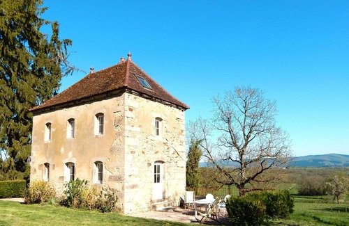 La Grande-Verriere House | Wonderful private villa for 6 guests with WIFI, TV, terrace and pets allowed