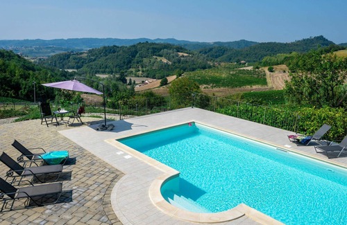 Ponzano Monferrato House | Wonderful private villa for 14 people with A/C, private pool, WIFI, TV and terrace