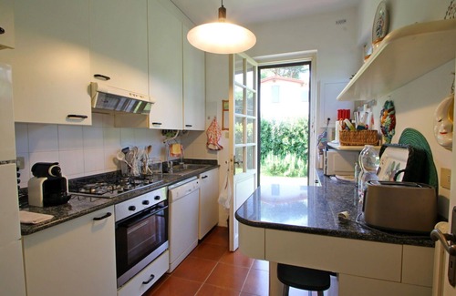 Ronchi Villa | Wonderful private villa for 8 guests with WIFI, A/C, TV and pets allowed, close to Forte Dei Marmi