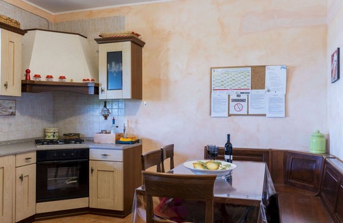 Lake Bracciano Villa | Wonderful private villa for 14 guests with A/C, private pool, WIFI, TV, patio and pets allowed