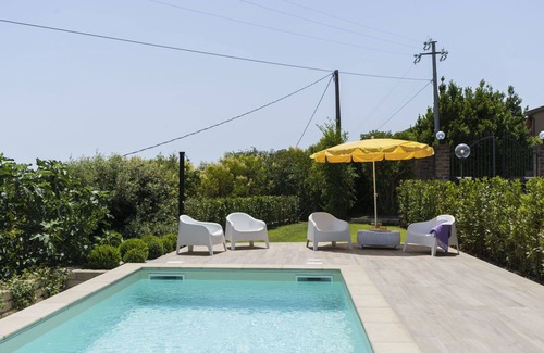 Lake Bracciano Villa | Wonderful private villa for 14 guests with A/C, private pool, WIFI, TV, patio and pets allowed