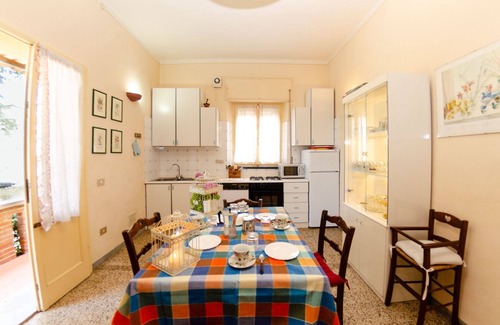 Cascine-La Croce Villa | Wonderful private villa with private pool, WIFI, TV, veranda and pets allowed, close to Lucca