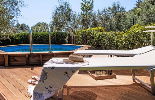 La Pesta House | Wonderful private villa for 4 people with private pool, WIFI, A/C, TV, patio and pets allowed