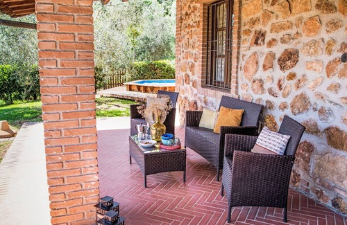 La Pesta House | Wonderful private villa for 4 people with private pool, WIFI, A/C, TV, patio and pets allowed