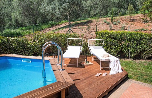 La Pesta House | Wonderful private villa for 4 people with private pool, WIFI, A/C, TV, patio and pets allowed