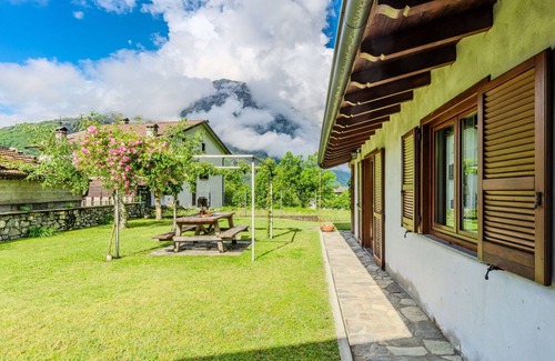 Novate Mezzola House | Wonderful private villa for 6 people with WIFI, TV, patio and panoramic view