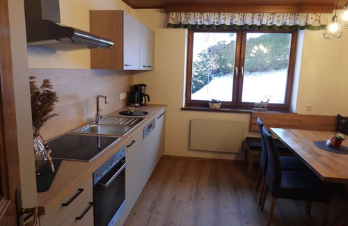 Bischofshofen House | Wonderful private villa for 9 people with WIFI, TV, terrace, pets allowed and panoramic view
