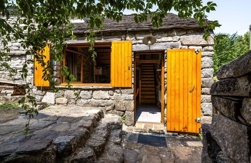 Sainte-Marguerite-Lafigere House | Wonderful private villa for 3 guests with A/C, TV and terrace