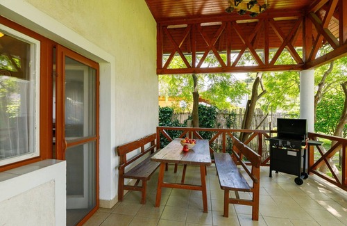 Balatonboglar House | Wonderful private villa for 12 people with A/C, WIFI, TV, patio and pets allowed