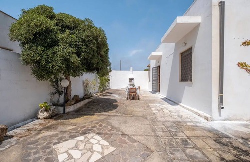 Padula Fede Villa | Wonderful private villa for 5 people with A/C, TV and pets allowed