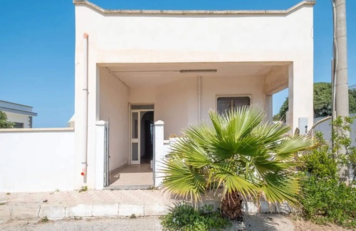 Padula Fede Villa | Wonderful private villa for 6 people with TV, patio and pets allowed